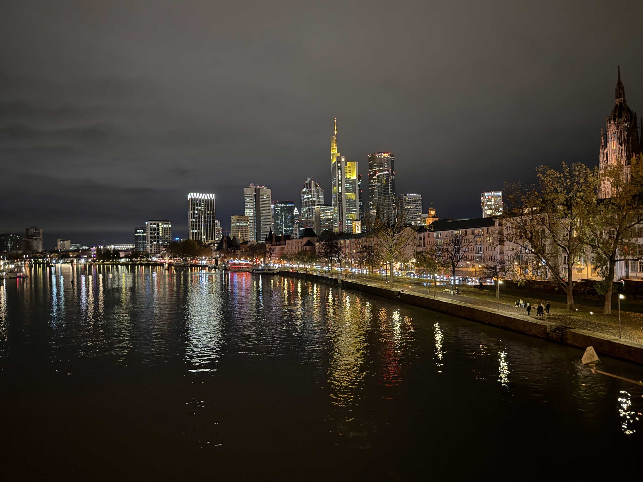 Ab nach Frankfurt! Unser kulturelles Wochenende am Main, 01.11.-02.11.2025